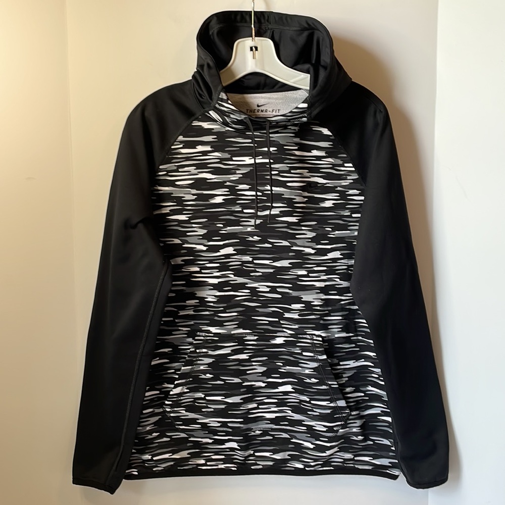 Nike Women's Large Pullover  Hoodie Haze  Camo  with hood  Therma fit